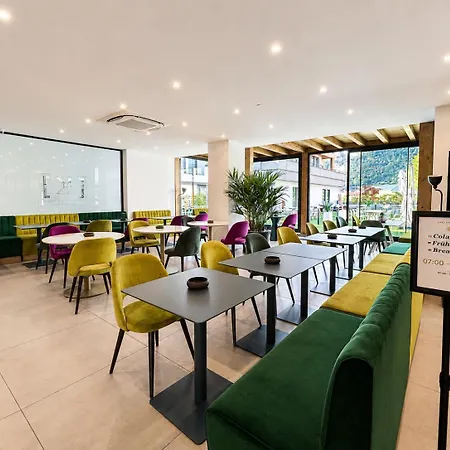 Hotel & Paratico