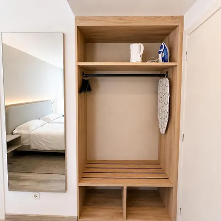 Hotel & 4*